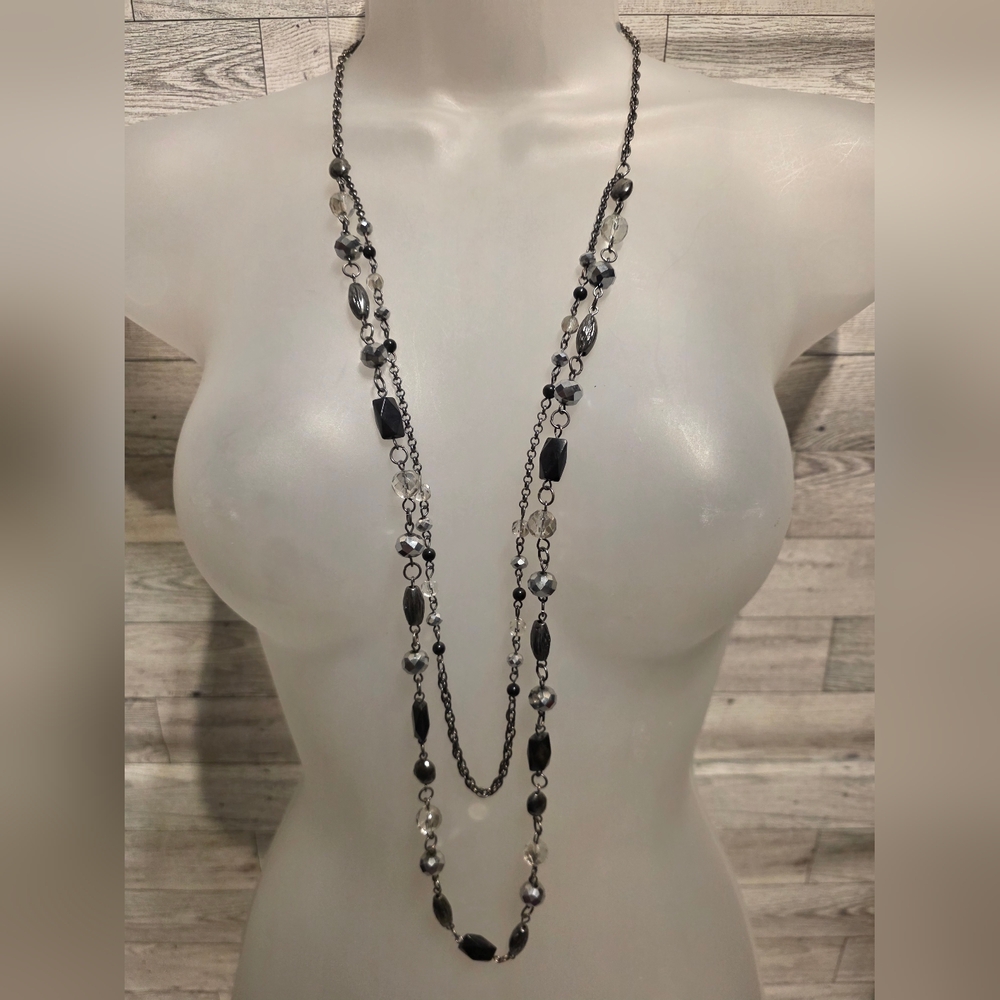 Elegant Black and Silver Necklace